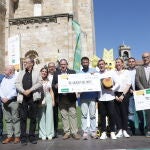 La vicepresidenta de la Junta, Isabel Blanco; y el presidente de la Diputación de Zamora, Javier Faúndez, entregan los galardones