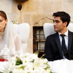 Afra Saraçoglu y Mert Ramazan Demir interpretan, respectivamente, a los dos jóvenes enamorados, Ferit y Seyran