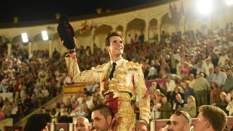 Samuel Navalón, a hombros en Albacete