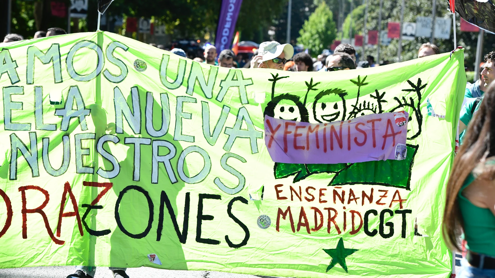 EDUCACIÓN PROTESTAS.- La Asamblea Marea Verde Madrid convoca una manifestación en defensa de la educación pública y para exigir más docentes, centros y plazas públicas, este domingo en Madrid. EFE/ Víctor Lerena