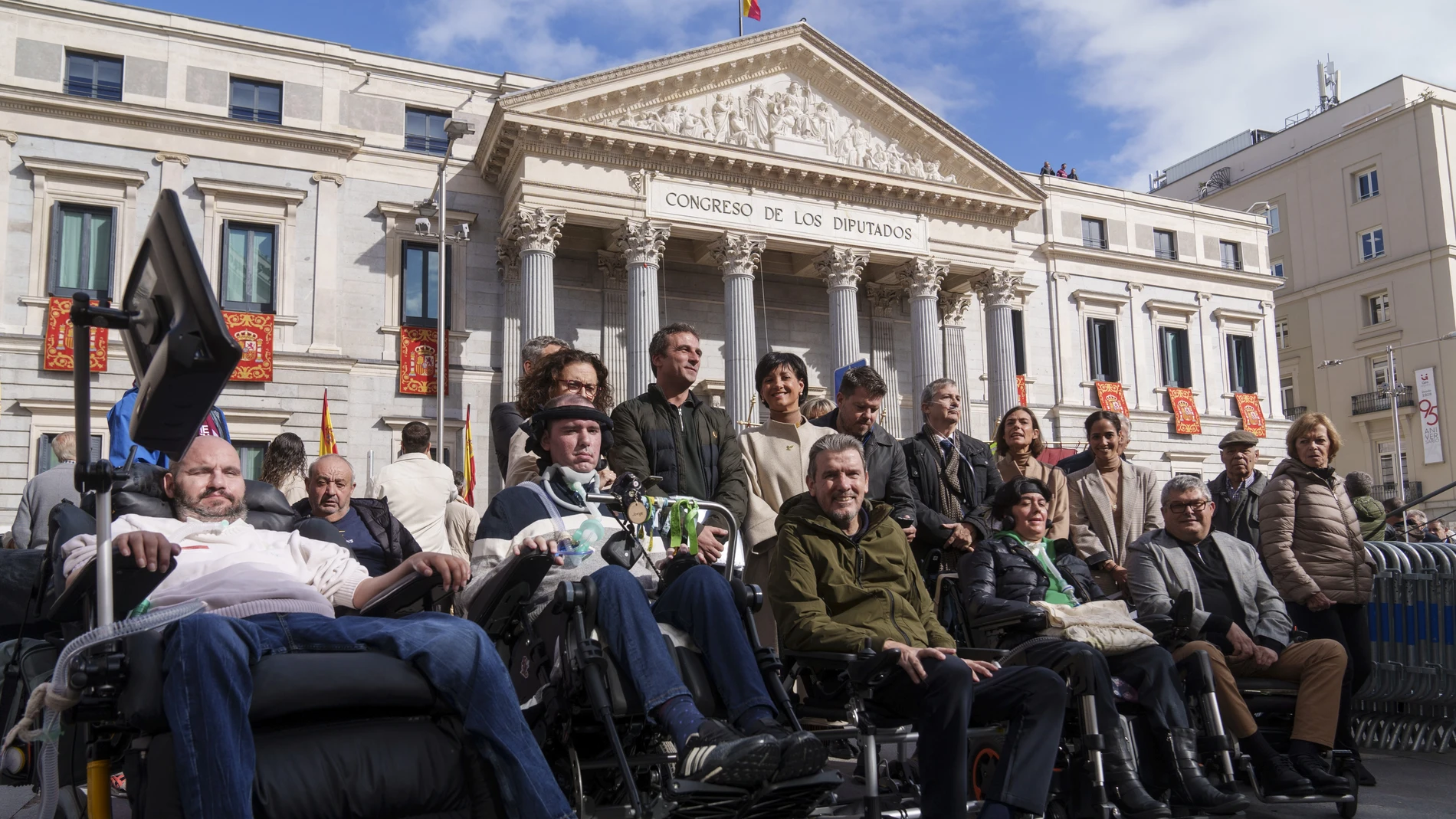 Asociaciones de pacientes de ELA acudieron al Congreso para pedir una ley integral para su atención Asociaciones de pacientes de ELA acudieron al Congreso para pedir una ley integral para su atención