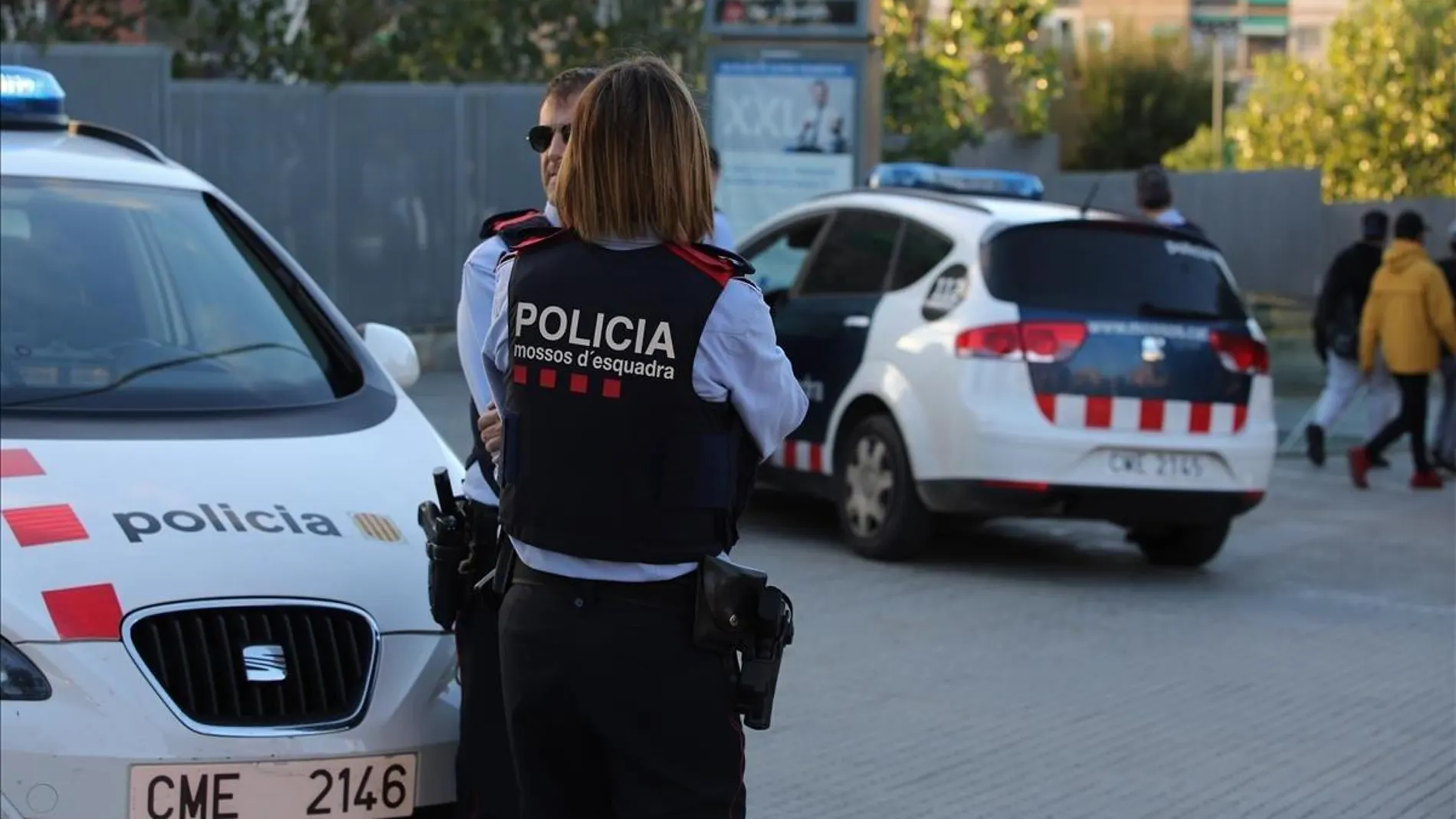 Los Mossos buscan a un hombre por amputar la mano a su mujer en Santa Coloma de Gramenet (Barcelona)