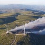 Incendio que pudo provocar un aerogenerador en Hermisende y que afectó a una zona de montaña próxima al parque natural de Montesinho (Portugal) 