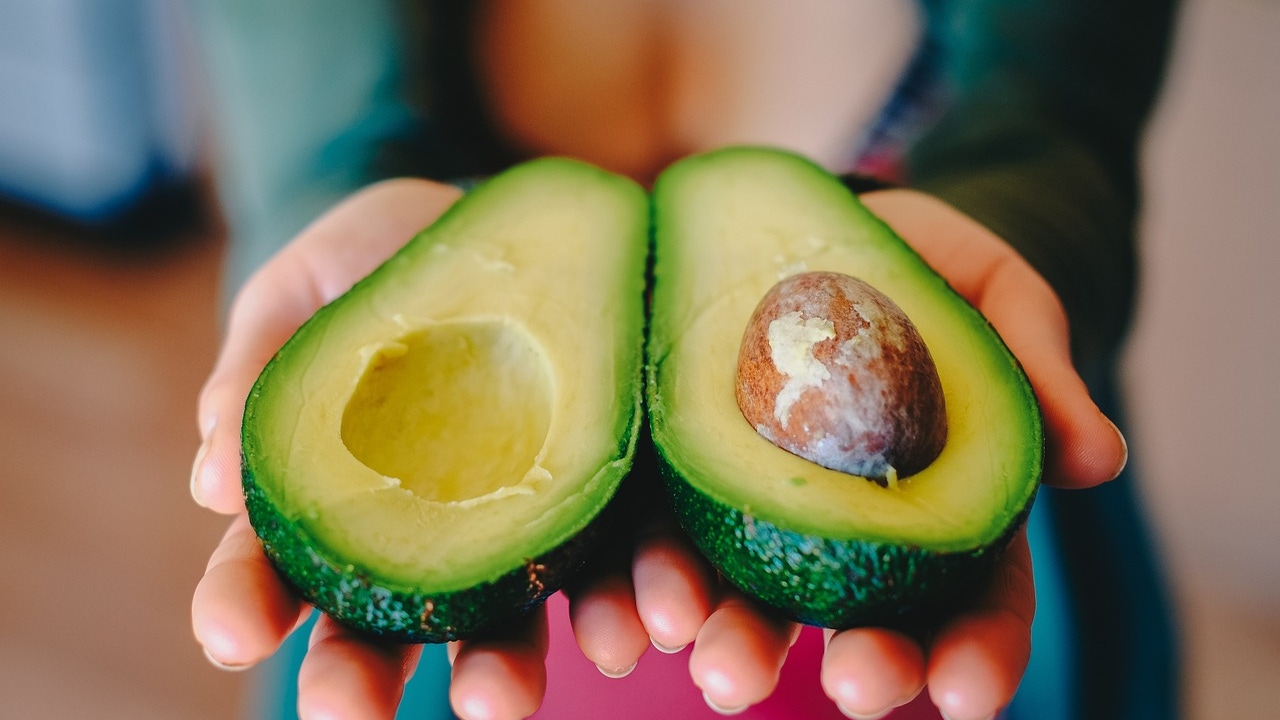 ¡Superalimentos! ¿Cuántos Aguacates Puedes Comer al Día para Mantenerte Saludable y en Forma?