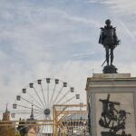 Actual estatua de Cervantes en Alcalá de Henares