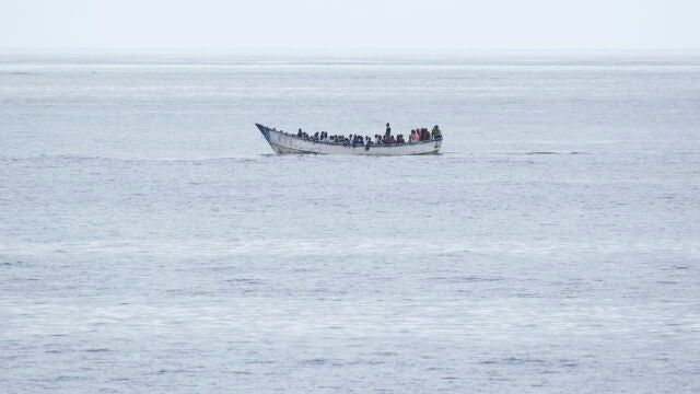 Llega un cayuco con 54 hombres al sur de Tenerife
