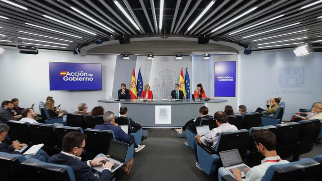 Rueda de prensa posterior a la reunion del Consejo de Ministros, con las intervenciones de Ernest Urtasun, Pil