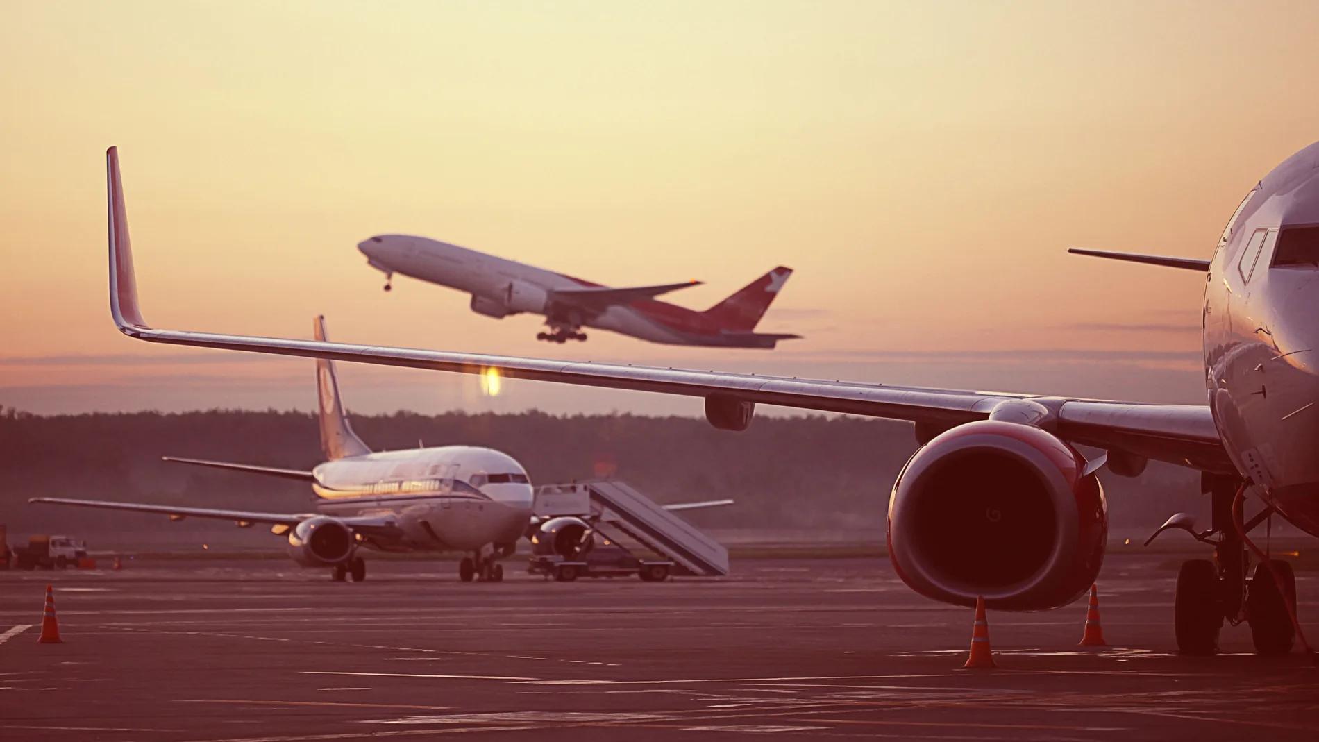 Los combustibles sostenibles reducen un 80% las emisiones de la aviación comercial