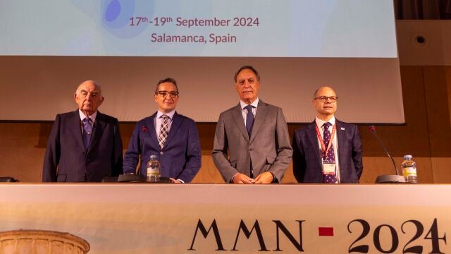 El rector, Juan Manuel Corchado, preside en la Universidad de Salamanca el Congreso Mundial de Neurociencia ‘MMN2024’, cuyo comité organizador local está liderado por el director del Instituto de Neurociencias de Castilla y León y catedrático del Departamento de Biología Celular y Patología de la Usal, Manuel Sánchez Malmierca (D). A su inauguración asisten, además, el alcalde de Salamanca, Carlos García Carbayo y el vicepresidente del Consejo Científico de la Fundación Ramón Areces, José María Medina Jiménez (I)