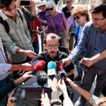 Echenique comparece en el juzgado por presunto delito de odio contra sacerdotes en un tuit