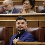 Rufián advierte a Sánchez de un pacto de Junts con PP y Vox y este dice que hay mucho por hacer hasta 2027