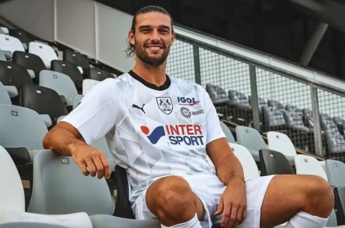 Andy Carroll con el Girondins de Burdeos