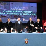 Fernández Mañueco junto con los rectores de las universidades públicas de la Comunidad
