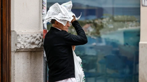 Las lluvias y tormentas mantienen en alerta naranja a la Comunitat Valenciana