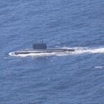 Imagen del submarino ruso a su paso por aguas de interés de Portugal