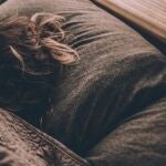 La apnea del sueño es un trastorno del sueño potencialmente grave en que la respiración se detiene y recomienza varias veces