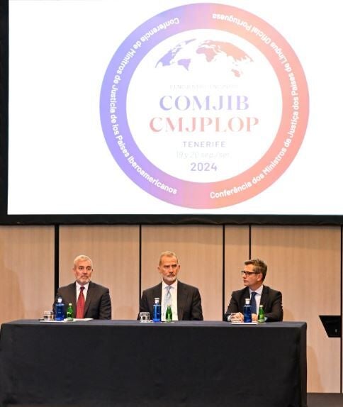 En el encuentro también intervino el ministro de Presidencia, Justicia y Relaciones con las Cortes, Félix Bolaños, y el presidente de Canarias, Fernando Clavijo