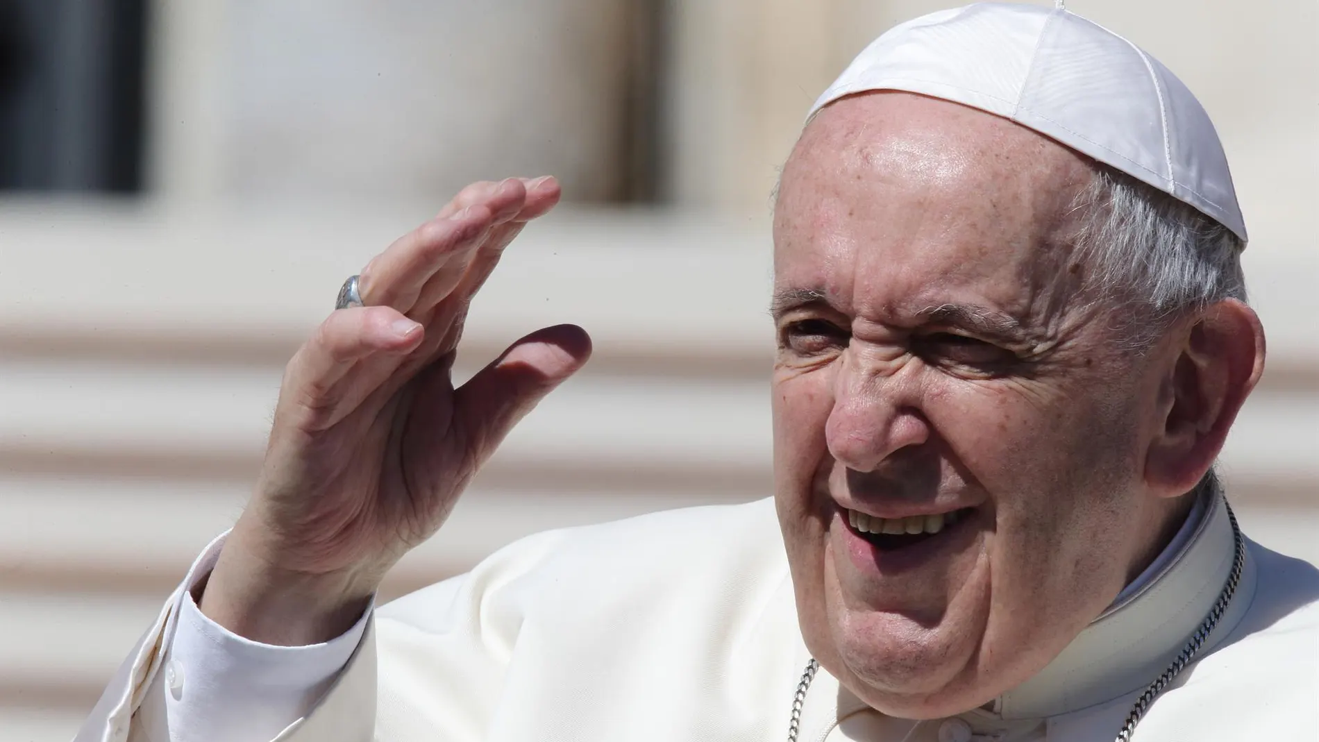 El Papa pide que los ricos "paguen más impuestos" para distribuirlos "entre los pobres y la clase media"
