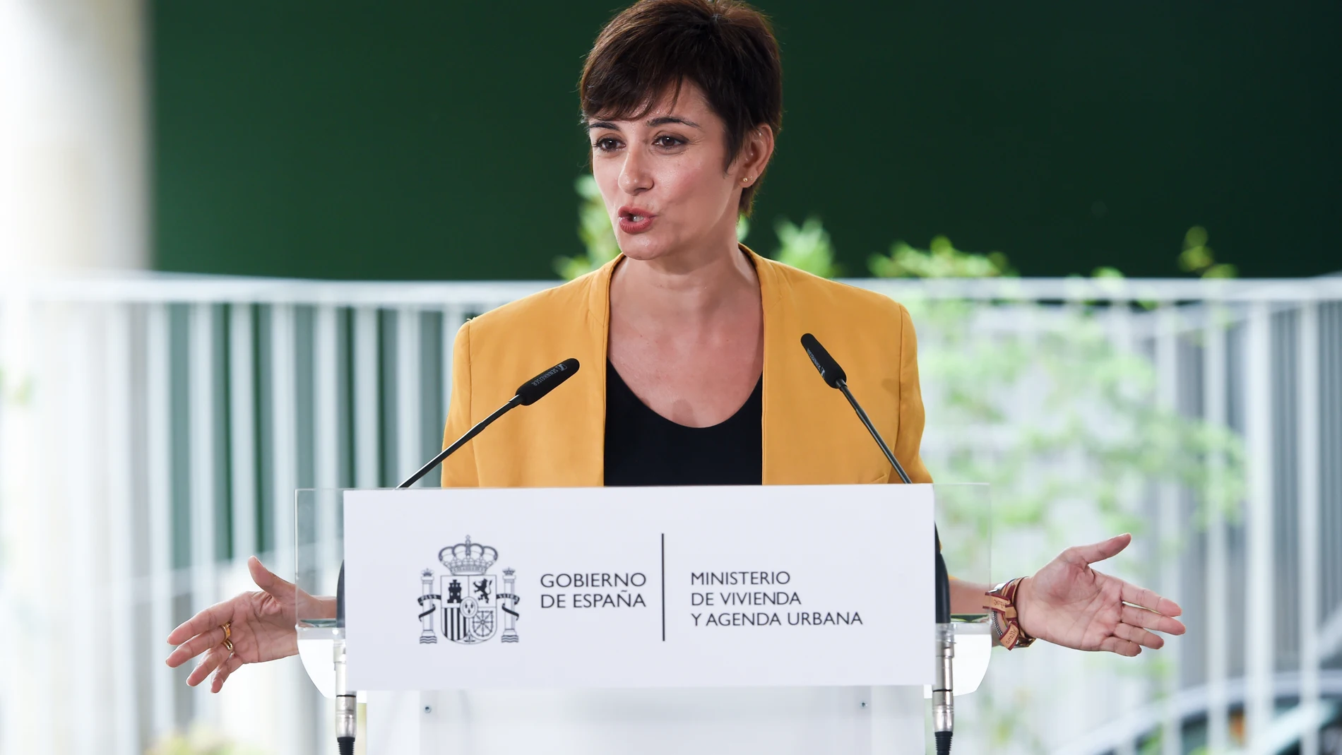 Almeida e Isabel Rodríguez realizan una visita a una promoción de 77 viviendas financiadas a través del Plan Estatal de Vivienda
Almeida e Isabel Rodríguez realizan una visita a una promoción de 77 viviendas financiadas a través del Plan Estatal de Vivienda