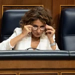 La vicepresidenta primera y ministra de Hacienda, María Jesús Montero, durante la sesión de control al Gobierno, en el Congreso de los Diputados