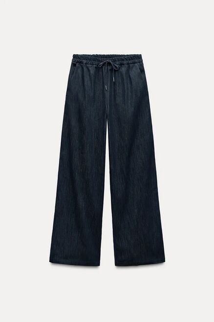 Pantalón denim.