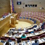 Imagen de la mitad del himiciclo vacío tras la salida del PSPV y Compromís