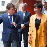 Almeida e Isabel Rodríguez realizan una visita a una promoción de 77 viviendas financiadas a través del Plan Estatal de Vivienda 