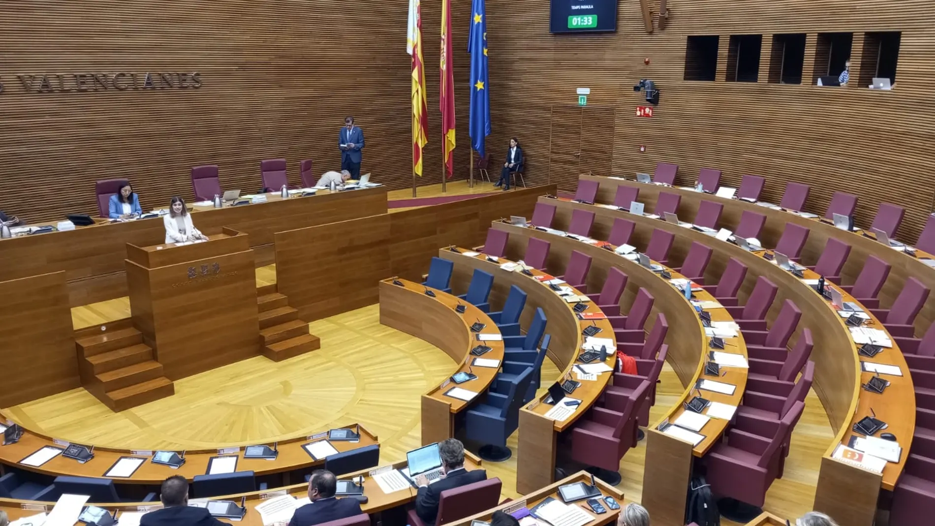 Hemiciclo de Les Corts tras la salida de los diputados de PSPV y Compromís