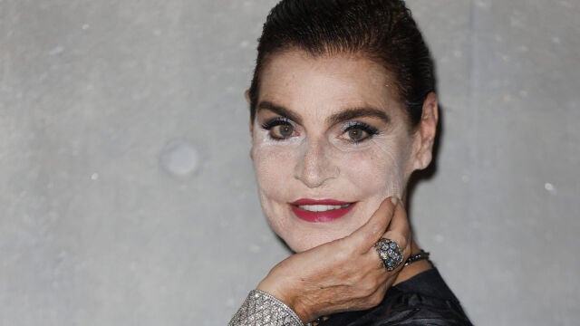Antonia Dell'Ate en el desfile de Armani.