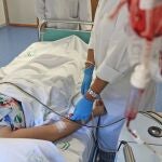 Un donante de médula ósea en pleno proceso.