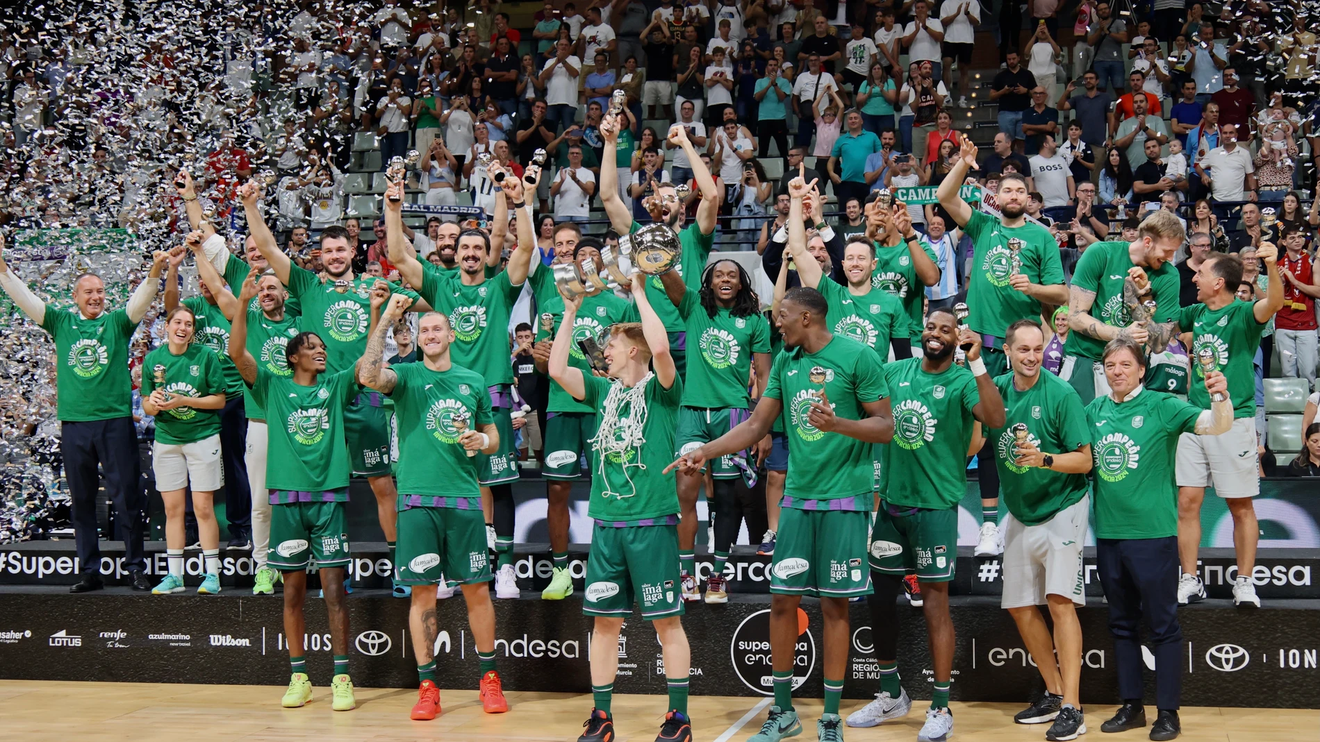 El Unicaja ganó su primera Supercopa tras superar en la final al Real Madrid