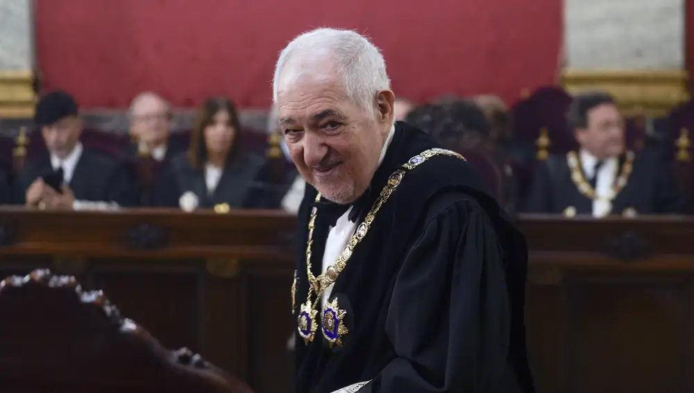 El presidente del Tribunal Constitucional, Cándido Conde- Pumpido , durante el acto de jura o promesa de Isabel Rodríguez Mateo como fiscal de Sala de la Fiscalía Togada, en el Tribunal Supremo, en Madrid.