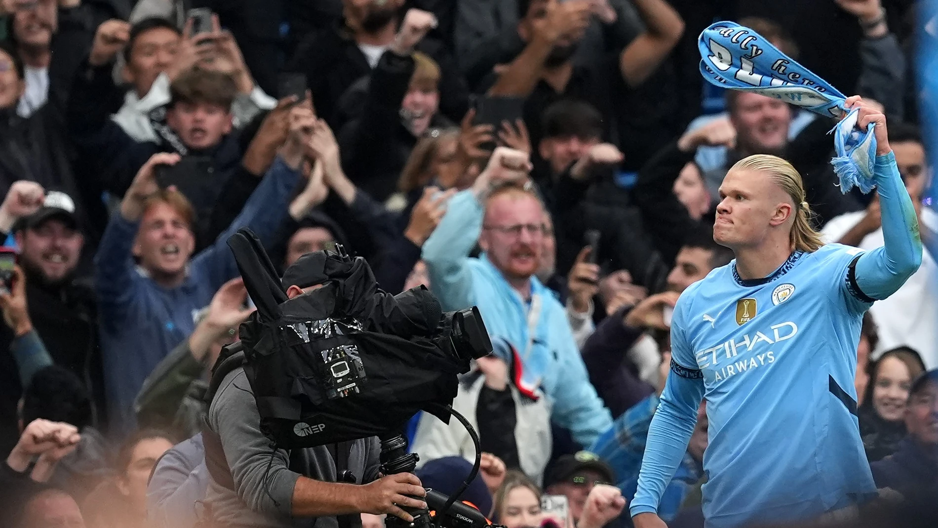 22 September 2024, United Kingdom, Manchester: Manchester City's Erling Haaland celebrates scoring his side's first goal the English Premier League soccer match between Manchester City and Arsenal at the Etihad Stadium. Photo: Martin Rickett/PA Wire/dpa 22/09/2024 ONLY FOR USE IN SPAIN