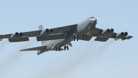 Bombardero B-52H que será actualizado a B-52J.