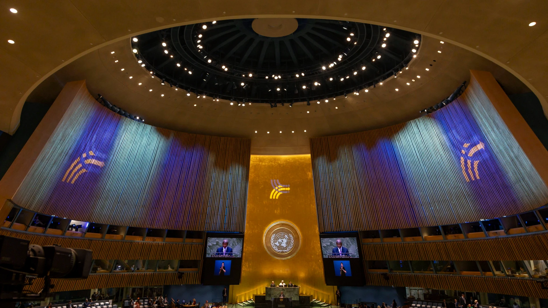 New York (United States), 23/09/2024.- Delegates attend the Summit of the Future being held in advance of the general debate of the 79th session of the United Nations General Assembly at United Nations Headquarters in New York, New York, USA, 23 September 2024. The general debate of the UN General Assembly starts on 24 September 2024. (Nueva York) EFE/EPA/SARAH YENESEL