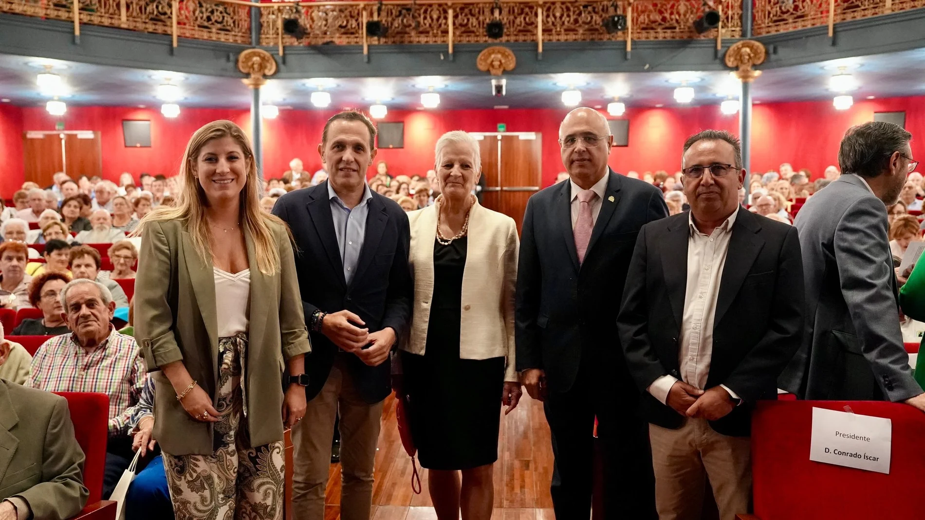 La Diputación de Valladolid rinde homenaje a las personas mayores de la provincia en el Teatro Zorrilla