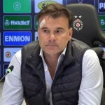 Aleksandar Stanojević, entrenador del Partizán en la rueda de prensa