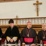 El rector García-Jalón inaugura el curso de la UPSA, junto a Juan Manuel Corchado; José Luis Retana y Monseñor Argüello