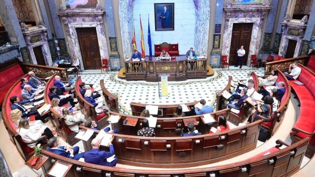 Vista del pleno municipal celebrado hoy en Valencia