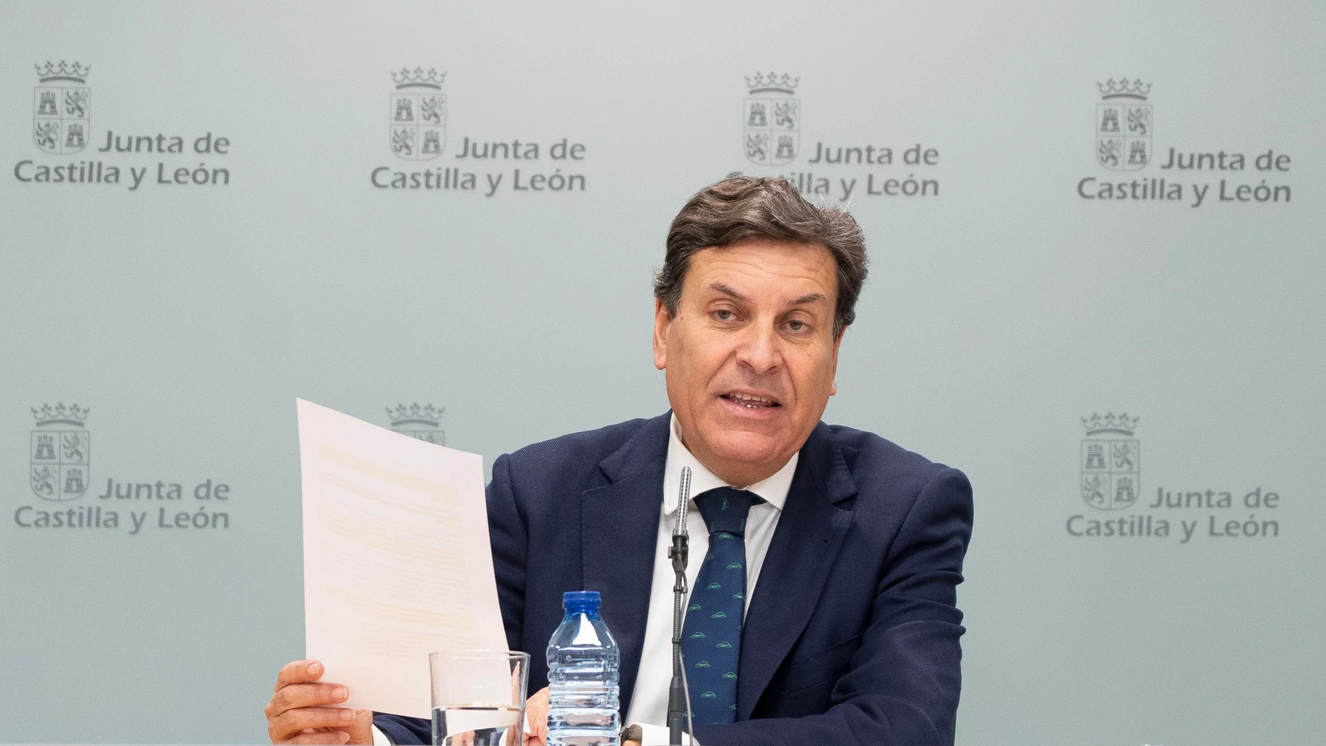El consejero portavoz de la Junta, Carlos Fernández Carriedo, en la rueda de prensa posterior al Consejo de Gobierno