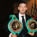Antonio Orden, con sus cinturones de campeón del mundo