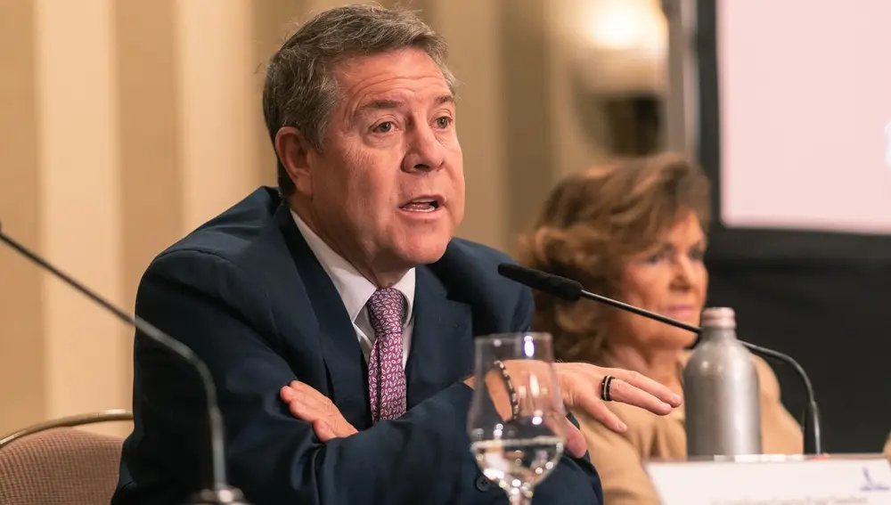 García-Page, junto a Carmen Calvo