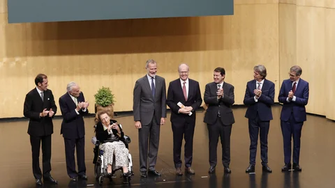 El Rey entrega el I Premio de Hispanismo Internacional Duques de Soria a Johannes Kabatek, en presencia de la Infanta Margarita, Carlos Zurita, el presidente Alfonso Fernández Mañueco, el alcalde Carlos Martínez, y Rafael Benjumea
