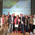 La directora general de la Industria y Cadena Agroalimentarias, Cristina Frías, y el alcalde de Medina de Rioseco, David Esteban