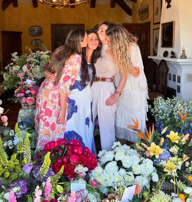 Ana Cristina Portillo Domecq con sus hermanas