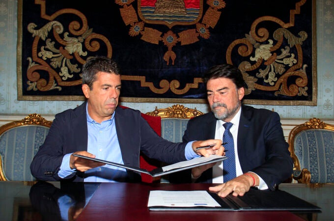 Carlos Mazón firma convenio en Alicante