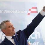 Karl Nehammer, canciller austriaco y líder conservador, en un acto de campaña en Viena