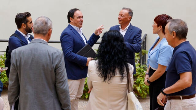 Los representantes de los partidos y agentes sociales en la Plataforma Per un Finançament Just