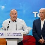 Miguel Tellado, en rueda de prensa en Melilla junto con el presidente la Ciudad y del PP melillense, Juan José Imbroda.