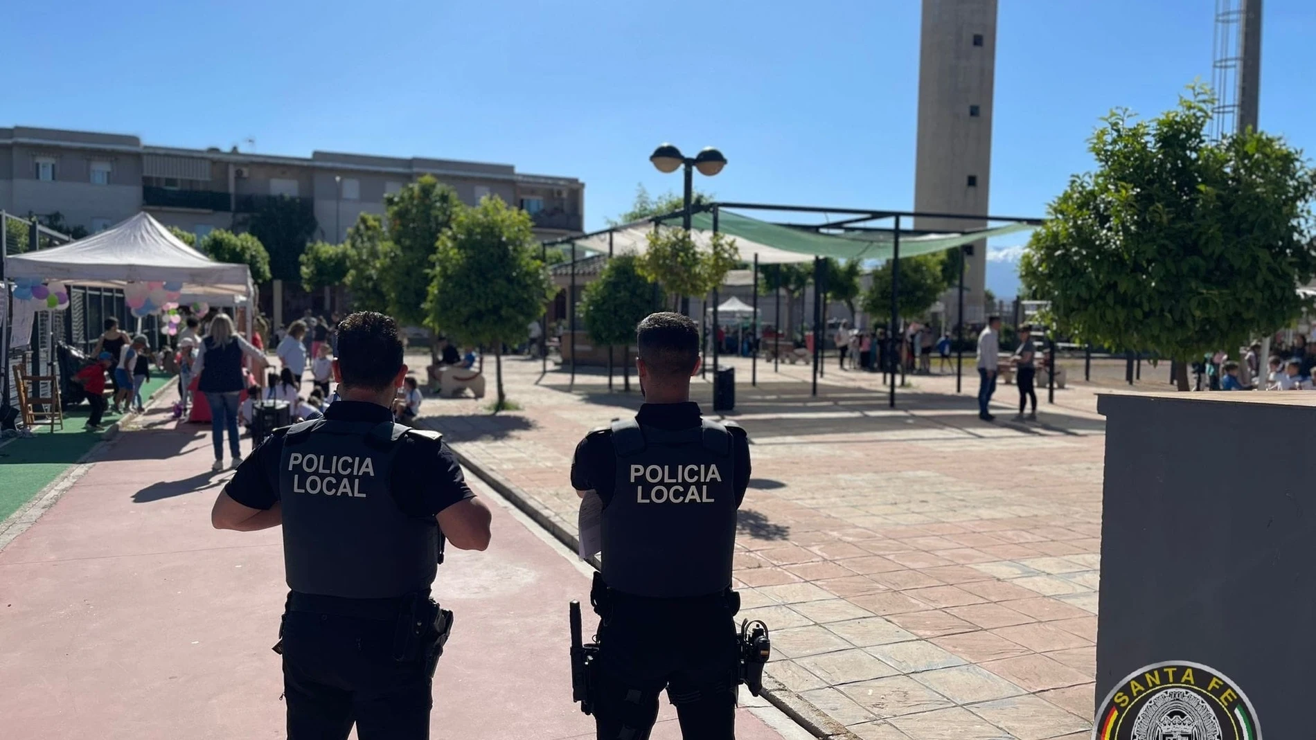 Agentes de la Policía Local de Santa Fe (Granada), en una imagen de archivo.REMITIDA / HANDOUT por POLICÍA LOCAL DE SANTA FEFotografía remitida a medios de comunicación exclusivamente para ilustrar la noticia a la que hace referencia la imagen, y citando la procedencia de la imagen en la firma28/09/2024
